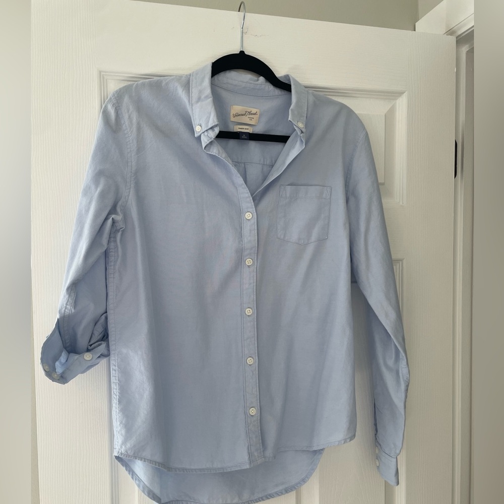 Blue Button Down Sz M. Universal Threads.